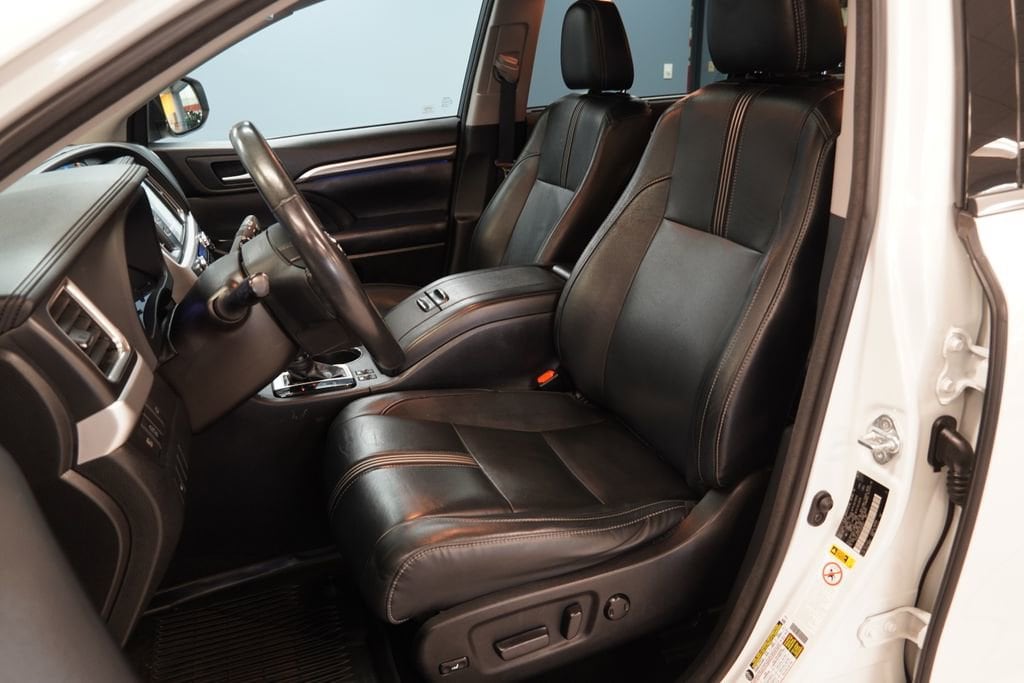 Used 2018 Toyota Highlander SE SUV