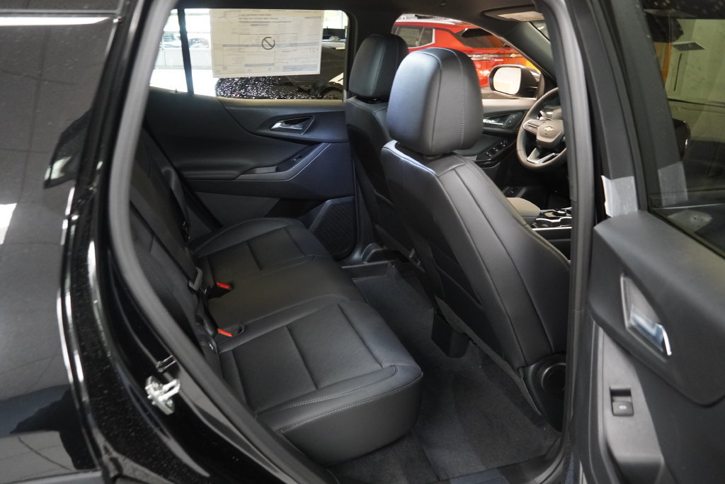 2027 Chevrolet Equinox LT - Photo 20