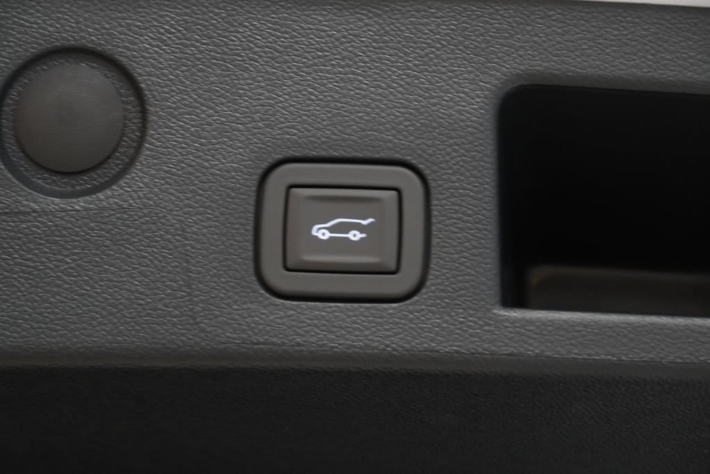 2027 Chevrolet Equinox LT - Photo 9