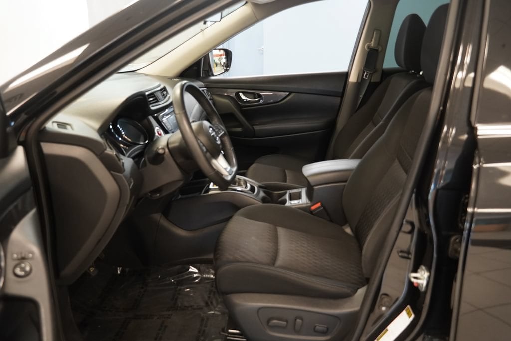 Used 2018 Nissan Rogue SV SUV