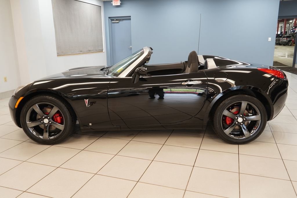 Used 2007 Pontiac Solstice Base with VIN 1G2MB35B67Y119985 for sale in Strongsville, OH