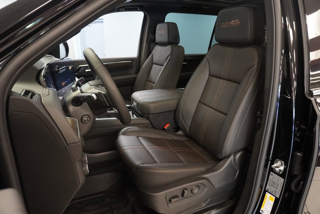 2026 Chevrolet Suburban High Country photo 2