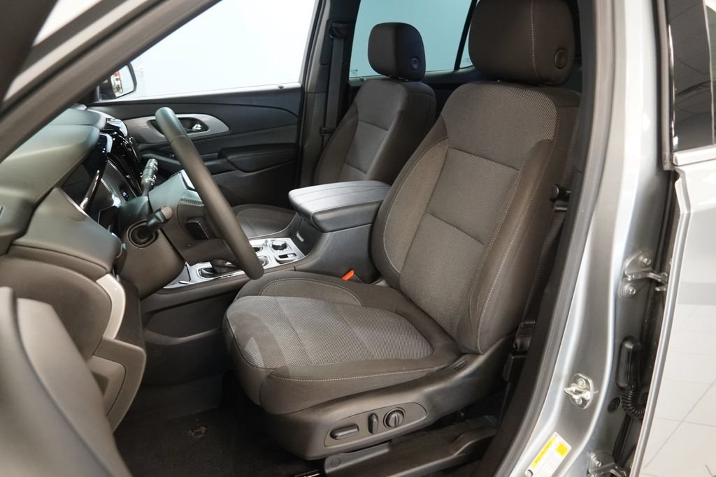 Used 2024 Chevrolet Traverse Limited LT Cloth SUV