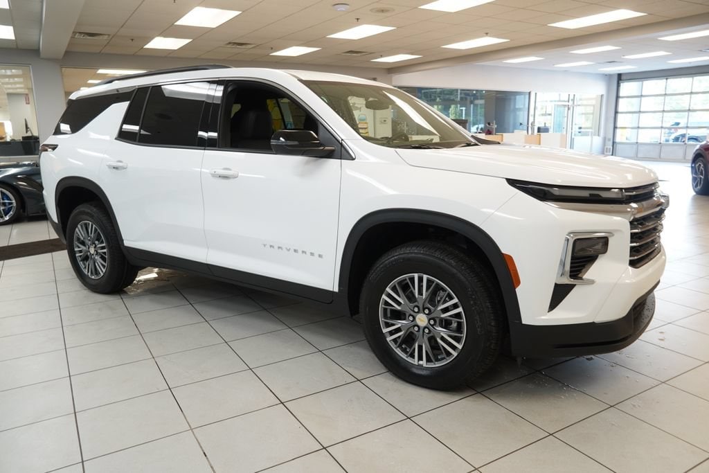 2027 Chevrolet Traverse LT - Photo 13