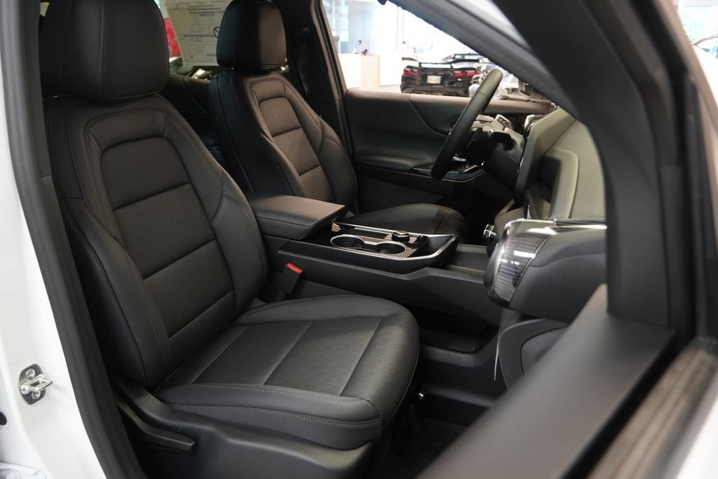 2027 Chevrolet Equinox LT - Photo 36