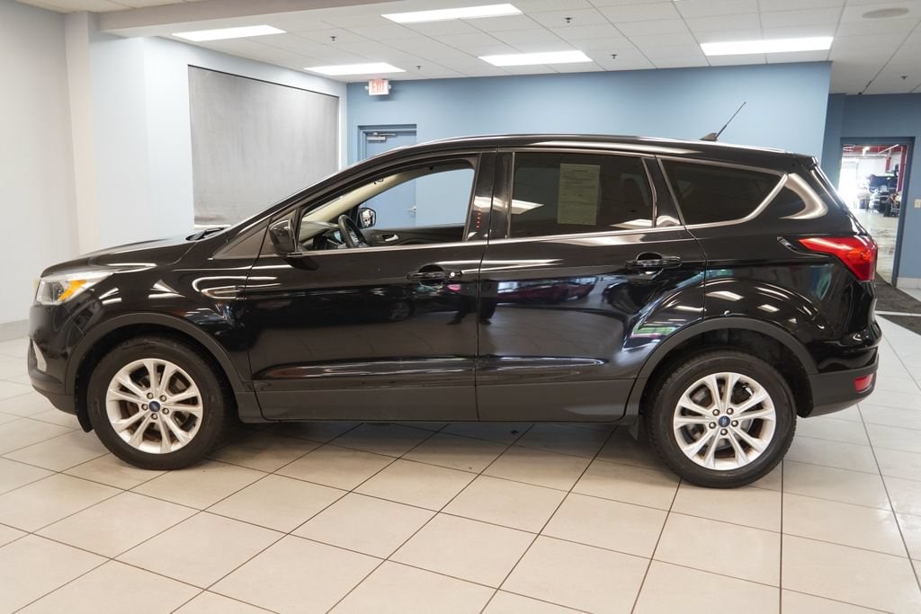 Used 2019 Ford Escape SE with VIN 1FMCU0GD7KUA14060 for sale in Strongsville, OH