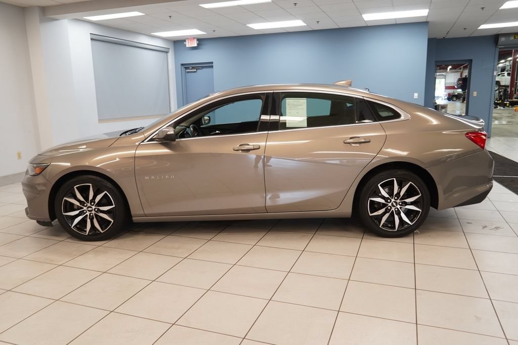 Used 2017 Chevrolet Malibu 1LT with VIN 1G1ZE5ST4HF259928 for sale in Strongsville, OH