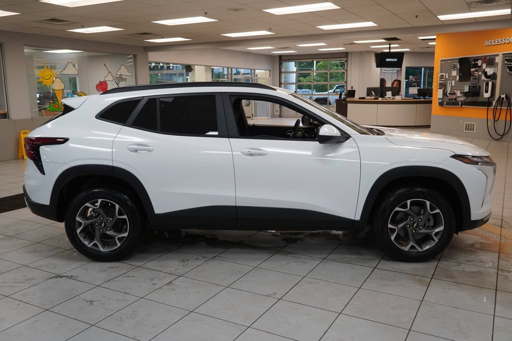 2026 Chevrolet Trax LT - Photo 12