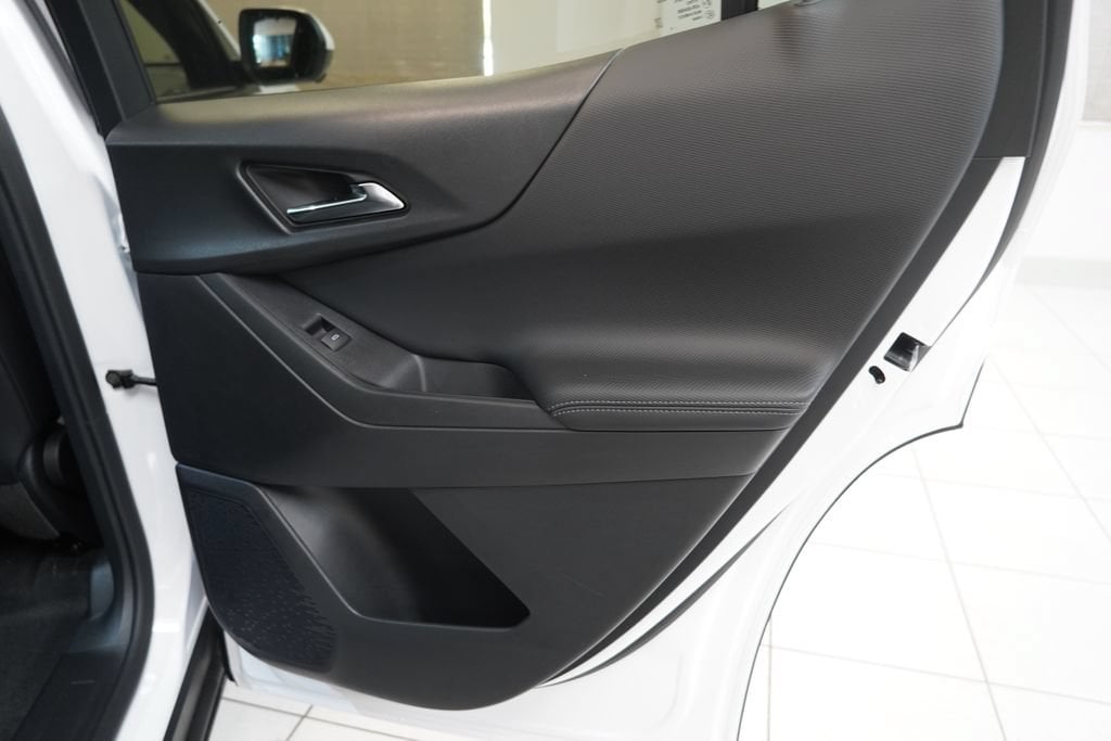 2027 Chevrolet Equinox LT - Photo 32