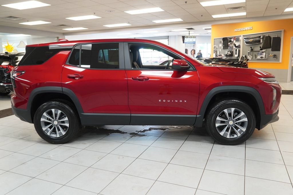 2027 Chevrolet Equinox LT - Photo 13