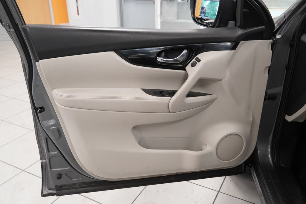 2017 Nissan Rogue Sport SV - Photo 16