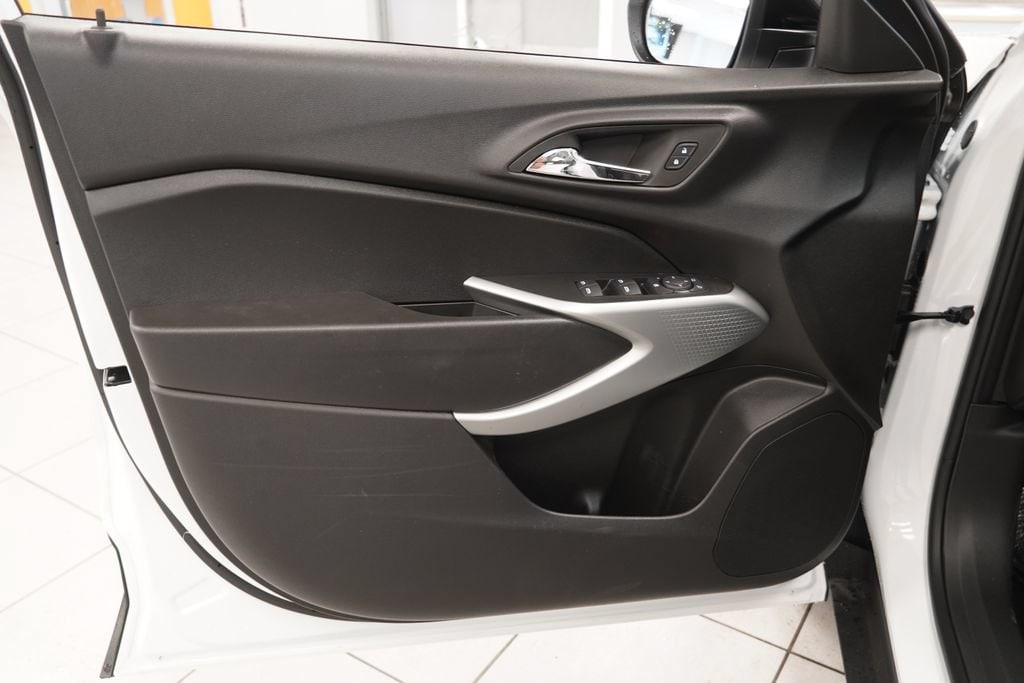 2026 Chevrolet Trax RS - Photo 16