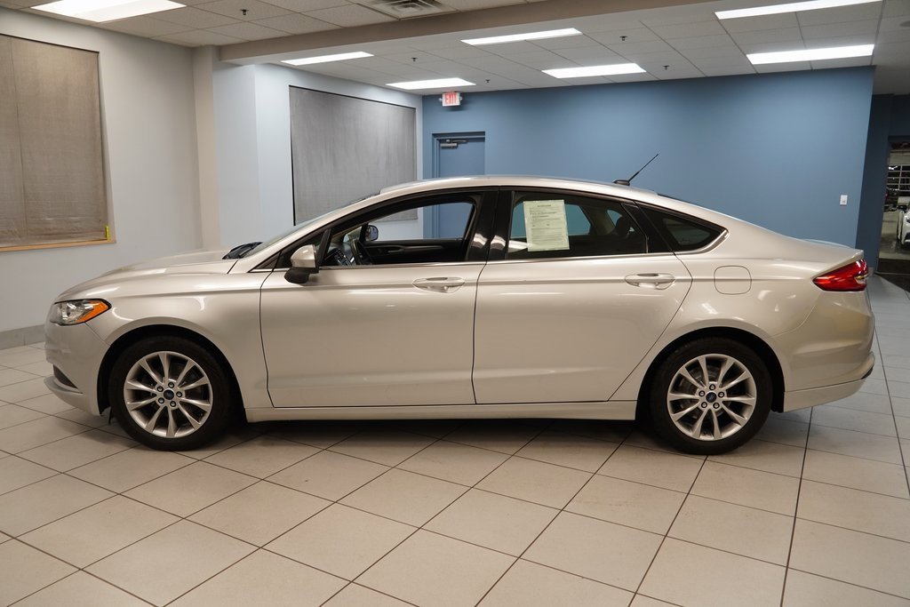 Used 2017 Ford Fusion SE with VIN 3FA6P0H7XHR149735 for sale in Strongsville, OH