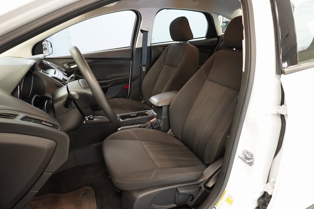 2016 Ford Focus SE photo 3