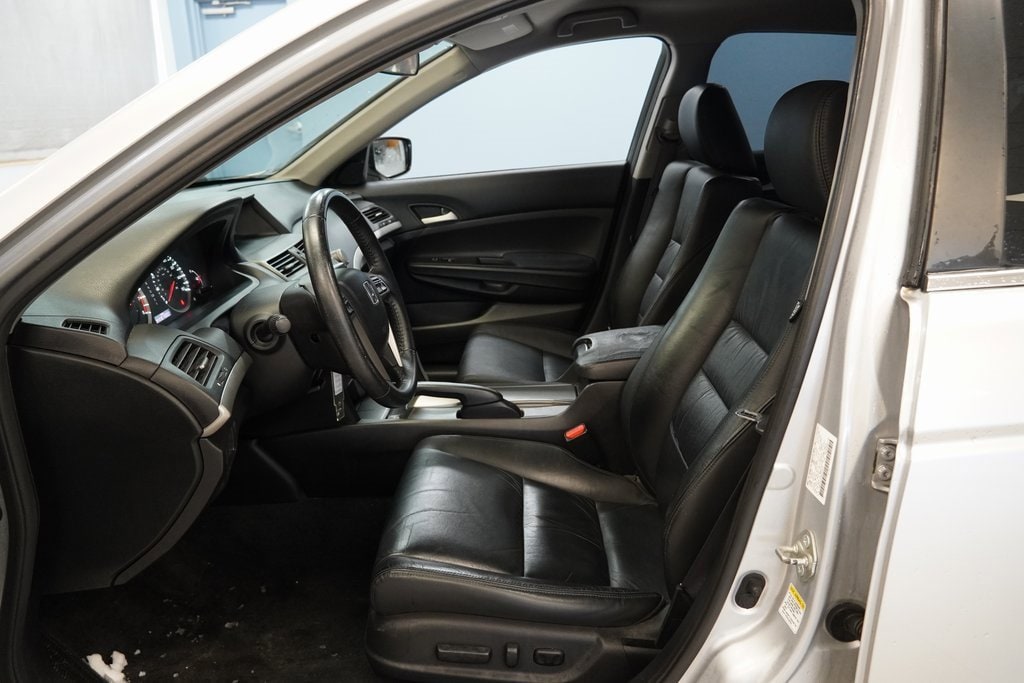 Used 2011 Honda Accord Sdn SE Sedan