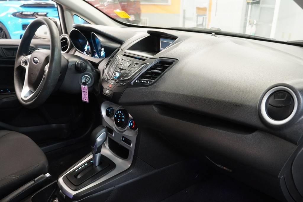 2018 Ford Fiesta SE - Photo 28