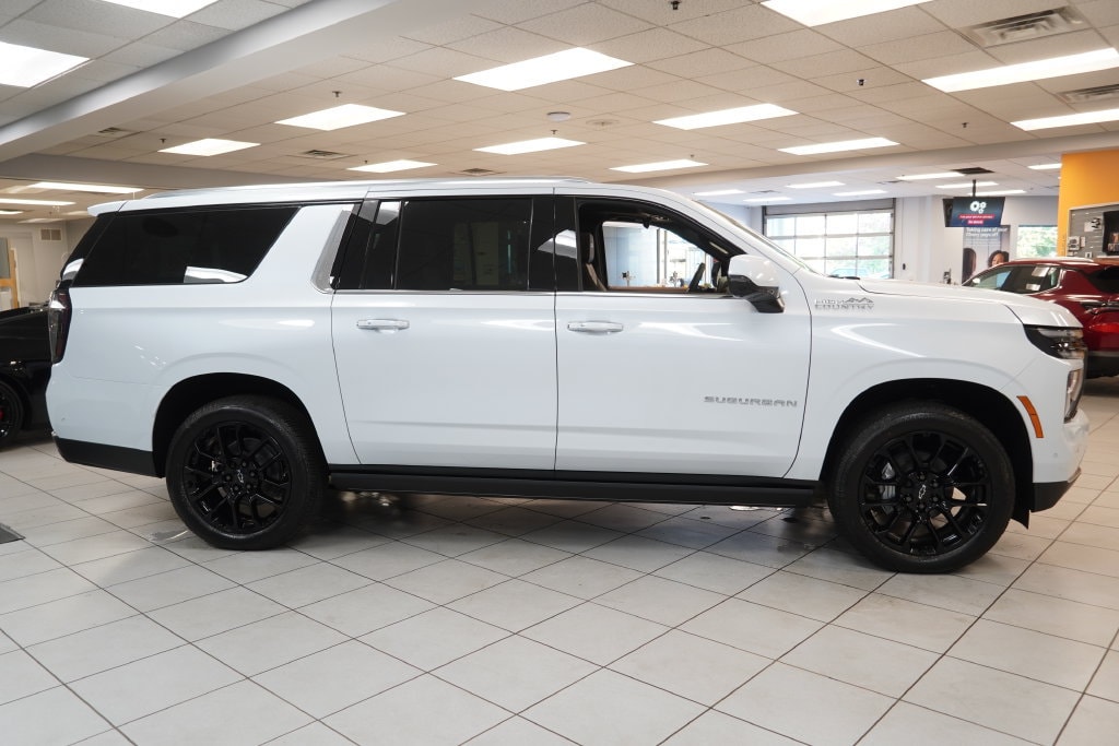2027 Chevrolet Suburban High Country - Photo 15