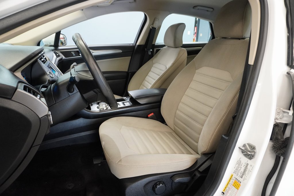 2017 Ford Fusion S photo 3
