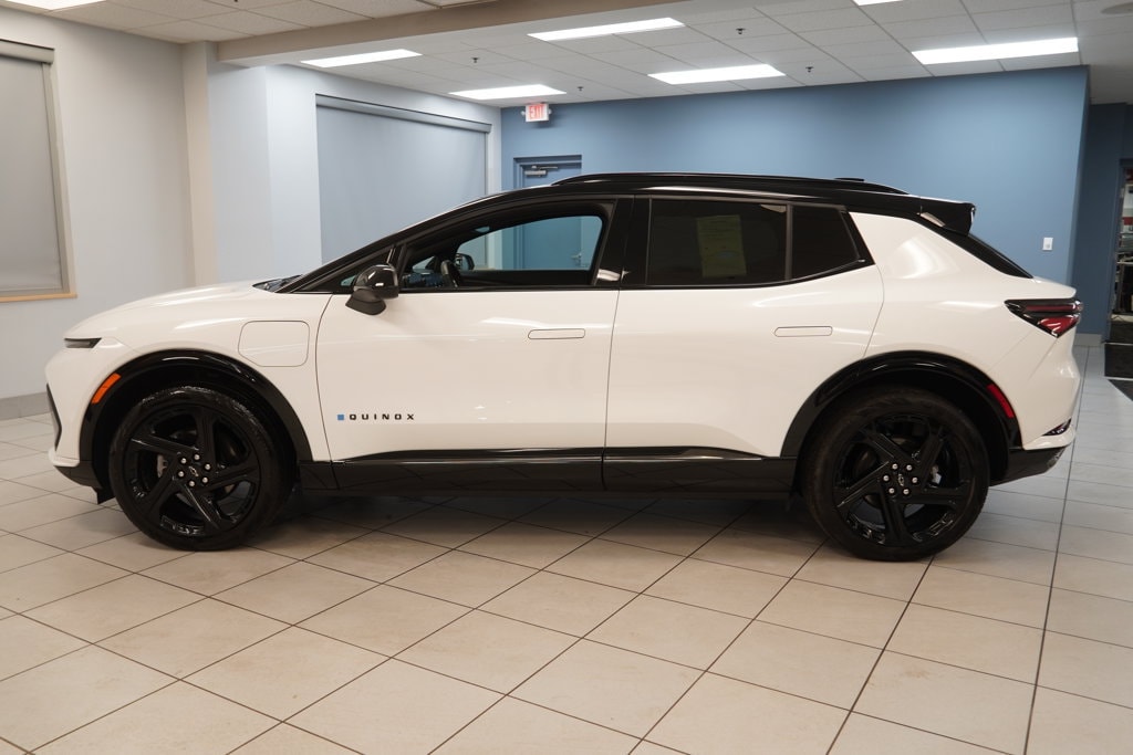 Used 2024 Chevrolet Equinox EV RS with VIN 3GN7DSRR6RS286921 for sale in Strongsville, OH