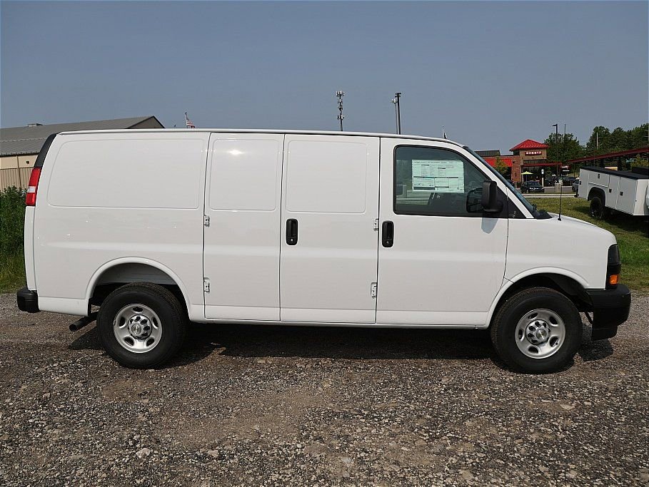 2025 Chevrolet Express Cargo Work Van - Photo 6