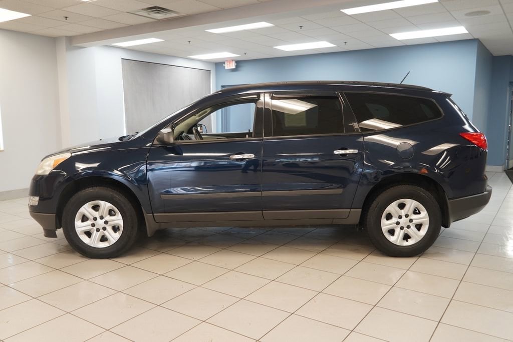 Used 2012 Chevrolet Traverse LS with VIN 1GNKRFED2CJ196221 for sale in Strongsville, OH