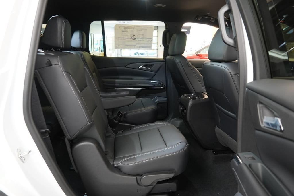 2027 Chevrolet Traverse LT - Photo 32
