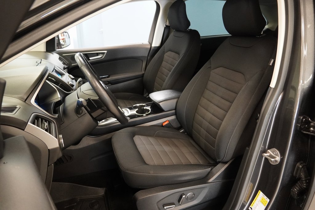 2017 Ford Edge SEL photo 3