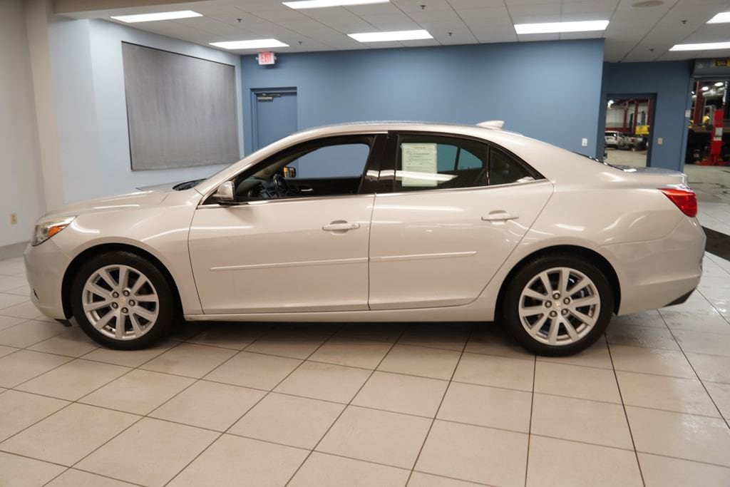 Used 2015 Chevrolet Malibu 2LT with VIN 1G11D5SL1FF104105 for sale in Strongsville, OH