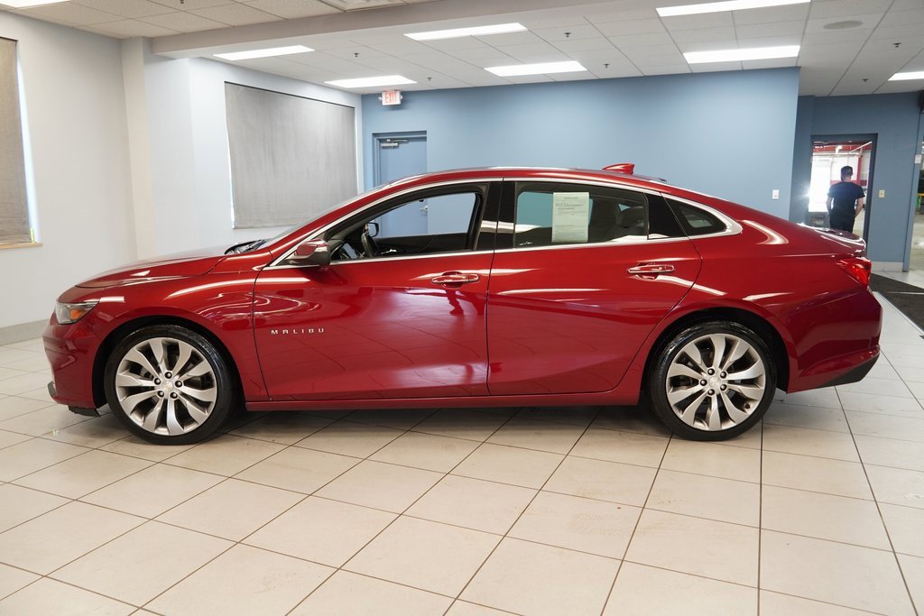 2017 Chevrolet Malibu Premier photo 2