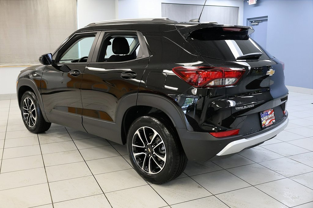 2026 Chevrolet Trailblazer LT photo 3