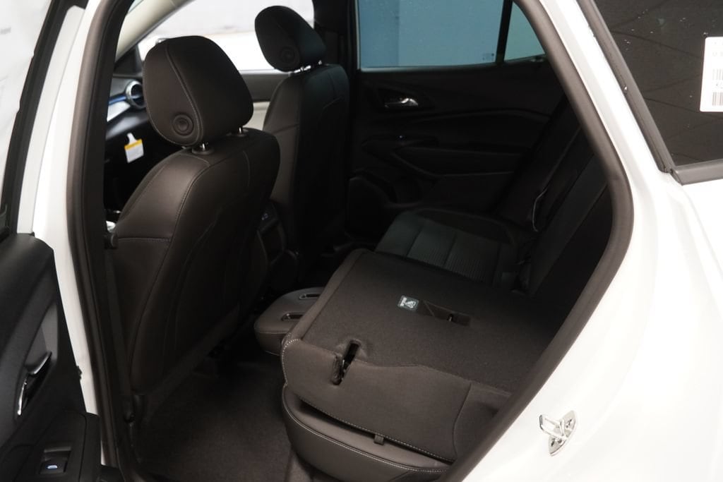 2026 Chevrolet Trax LT - Photo 18