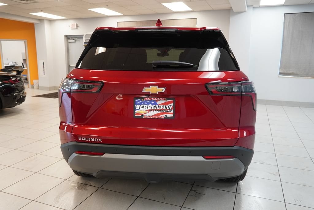 2027 Chevrolet Equinox LT - Photo 7