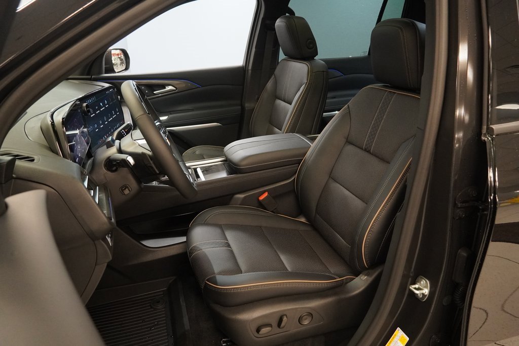 2026 Chevrolet Traverse High Country photo 3