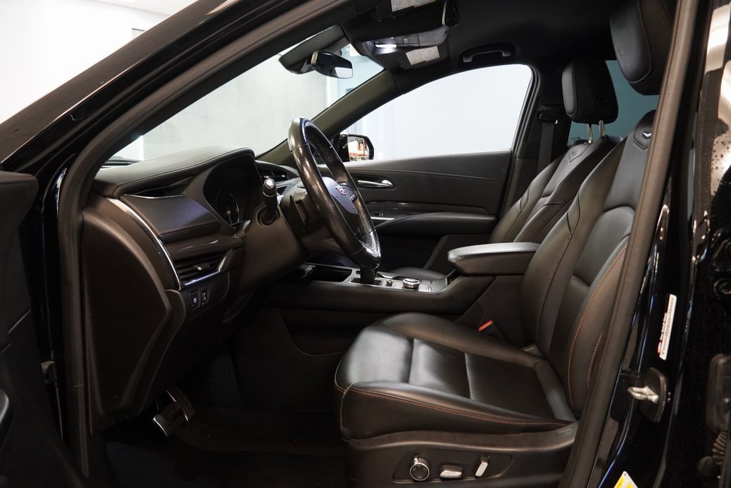 2020 Cadillac XT4 Sport photo 3