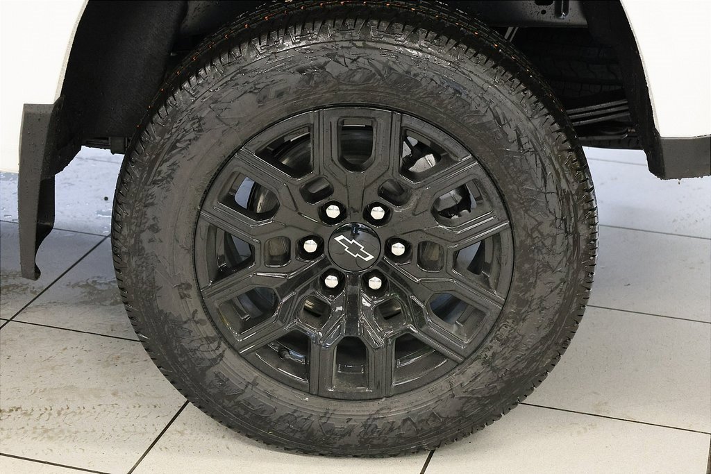 2026 Chevrolet Colorado Work Truck photo 3