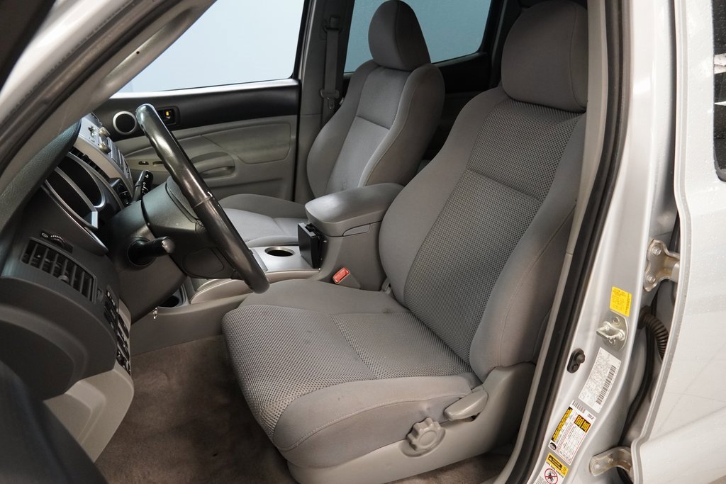 2011 Toyota Tacoma Base V6 photo 2