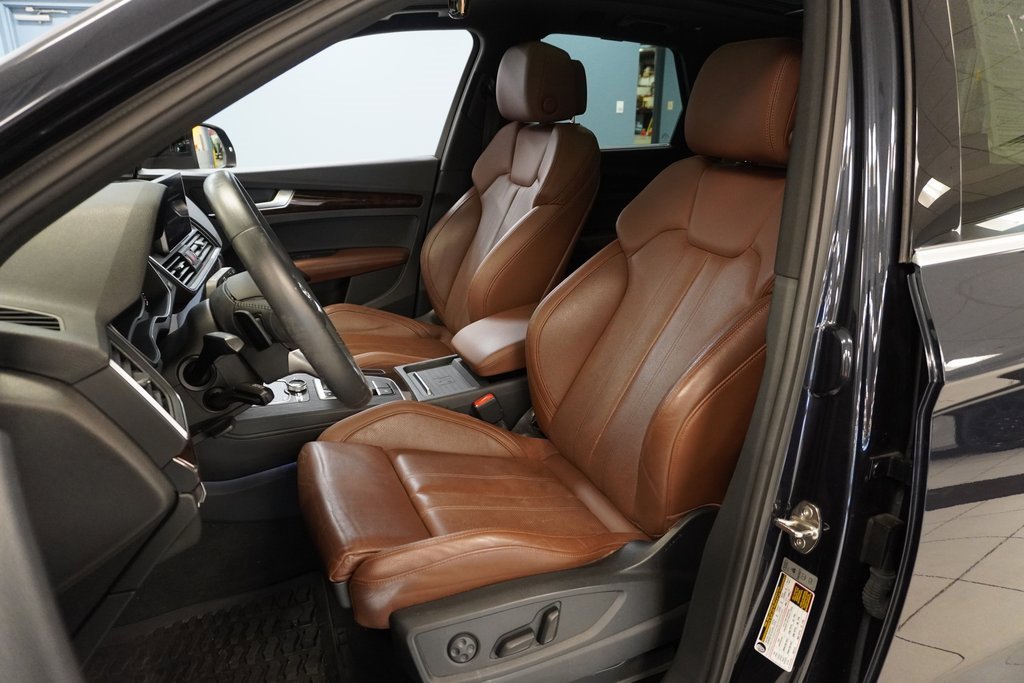 2020 Audi Q5 Premium Plus photo 2