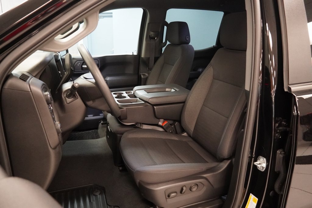 New 2025 Chevrolet Silverado 1500 Custom Truck