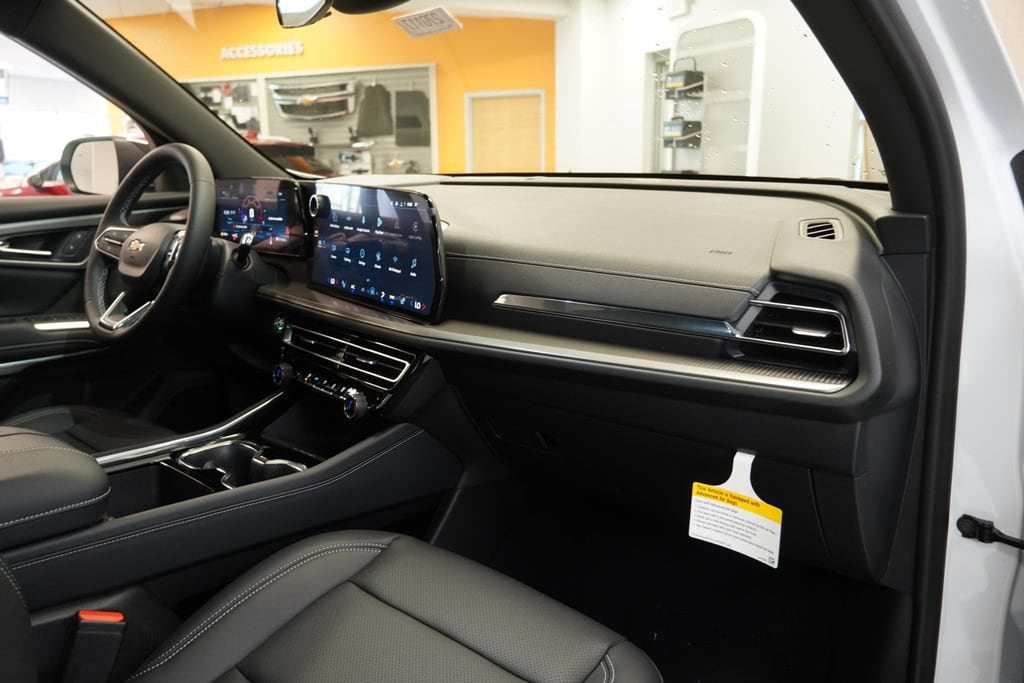 2027 Chevrolet Traverse LT - Photo 38