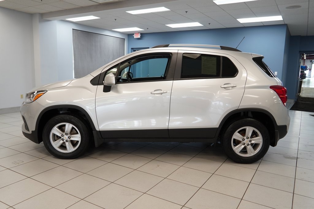 Used 2021 Chevrolet Trax LT with VIN KL7CJPSB7MB320828 for sale in Strongsville, OH
