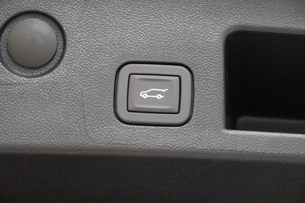 2027 Chevrolet Equinox LT - Photo 9