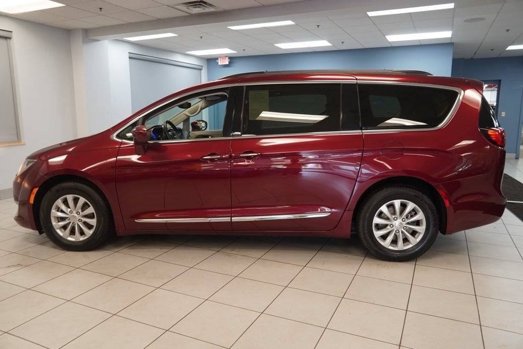 Used 2017 Chrysler Pacifica Touring-L Van