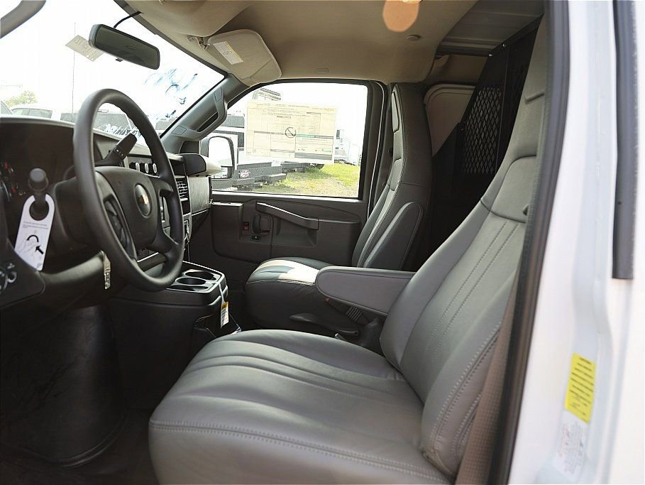 2025 Chevrolet Express Cargo Work Van - Photo 26