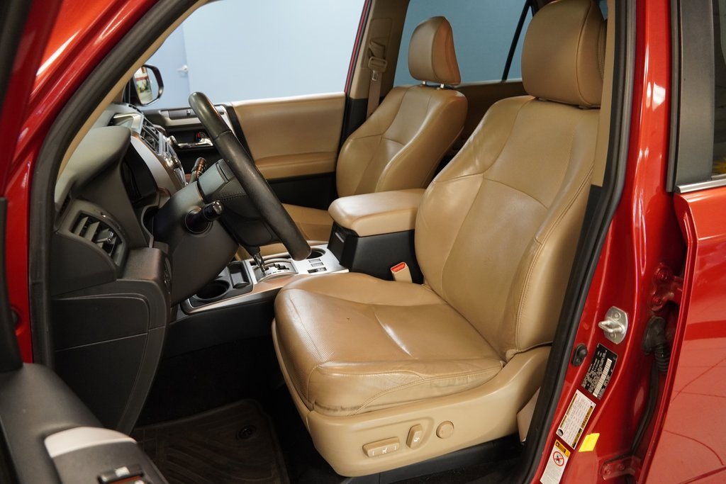 2016 Toyota 4Runner Limited photo 3