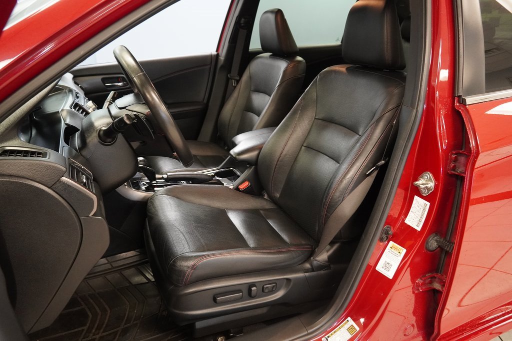 2017 Honda Accord Sport SE photo 2