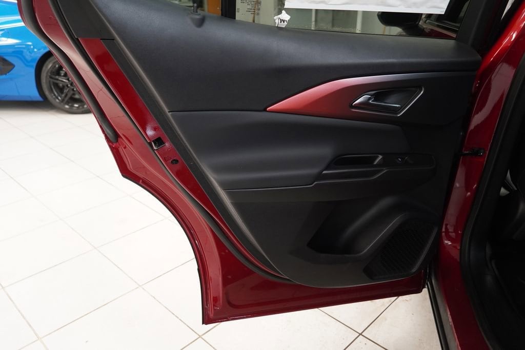 2025 Chevrolet Equinox EV RS - Photo 25