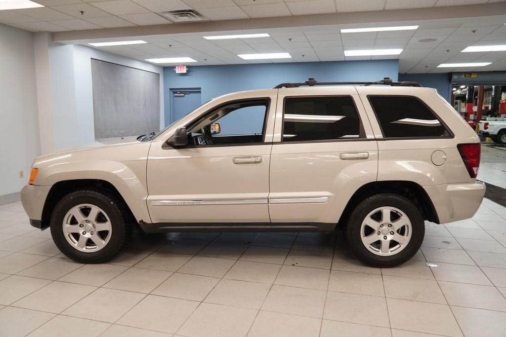 Used 2010 Jeep Grand Cherokee Laredo with VIN 1J4PR4GK9AC133952 for sale in Strongsville, OH