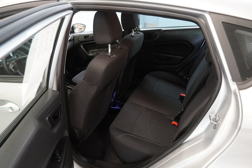 2018 Ford Fiesta SE - Photo 19