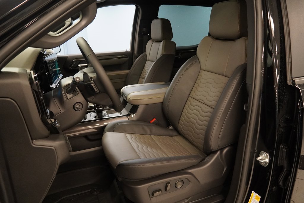 2026 Chevrolet Silverado 1500 ZR2 photo 3