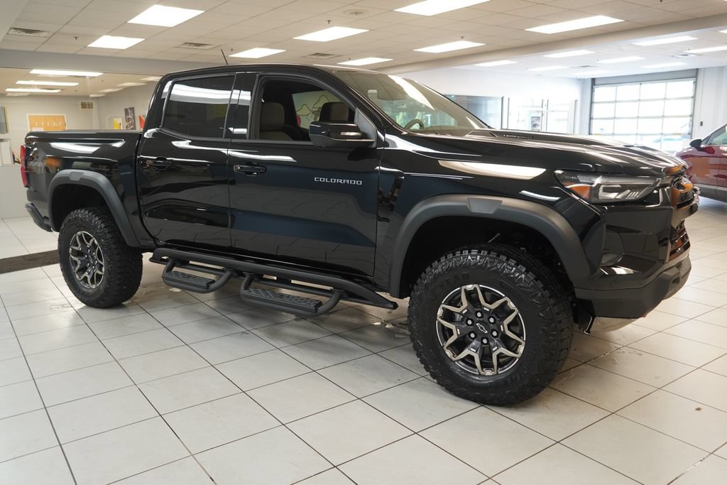 2026 Chevrolet Colorado ZR2 - Photo 14